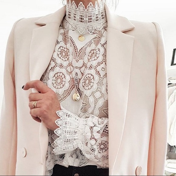 Noble Lace Blouse - Picture 5 of 7